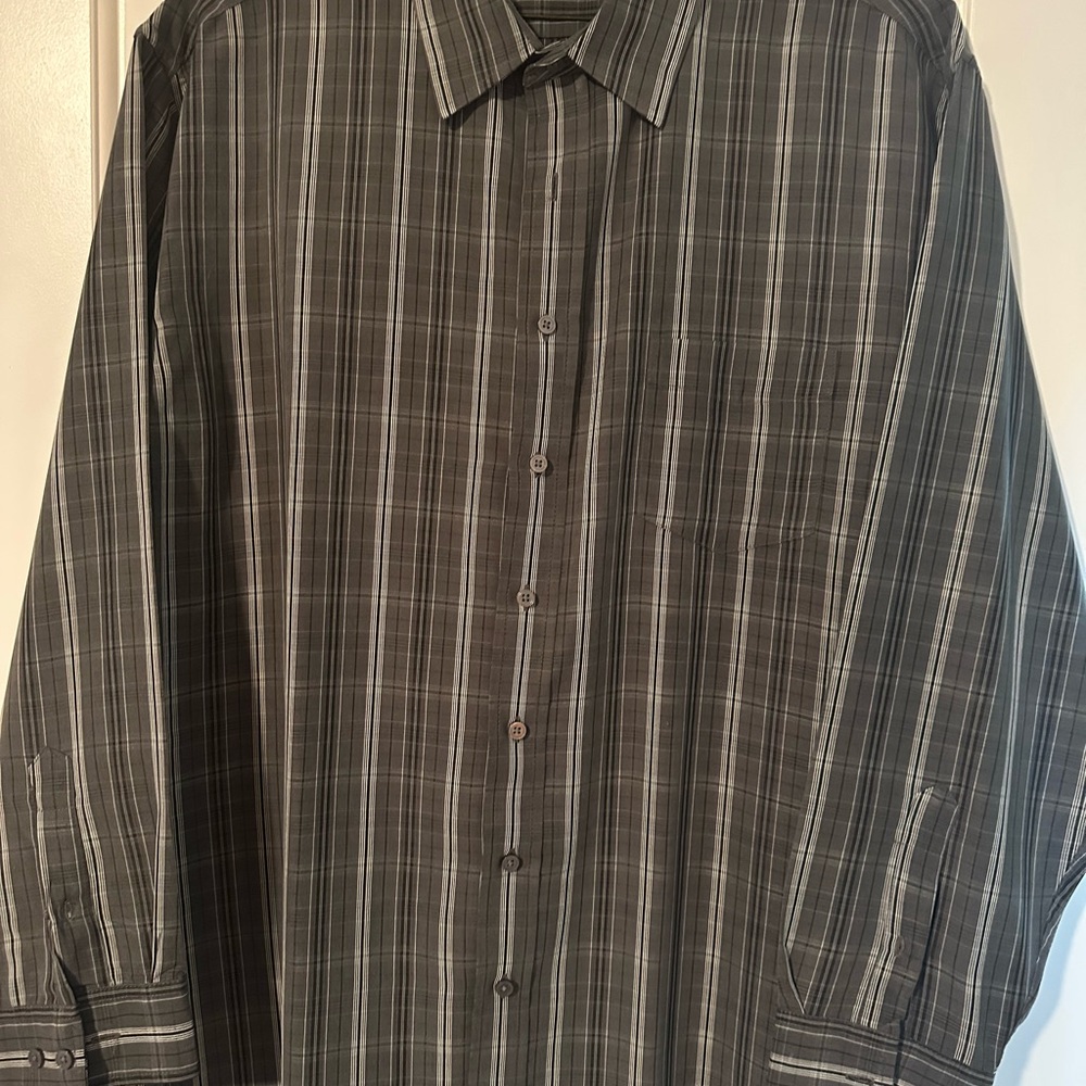 Croft & Barrow Men's Charcoal Plaid Button Down Shirt